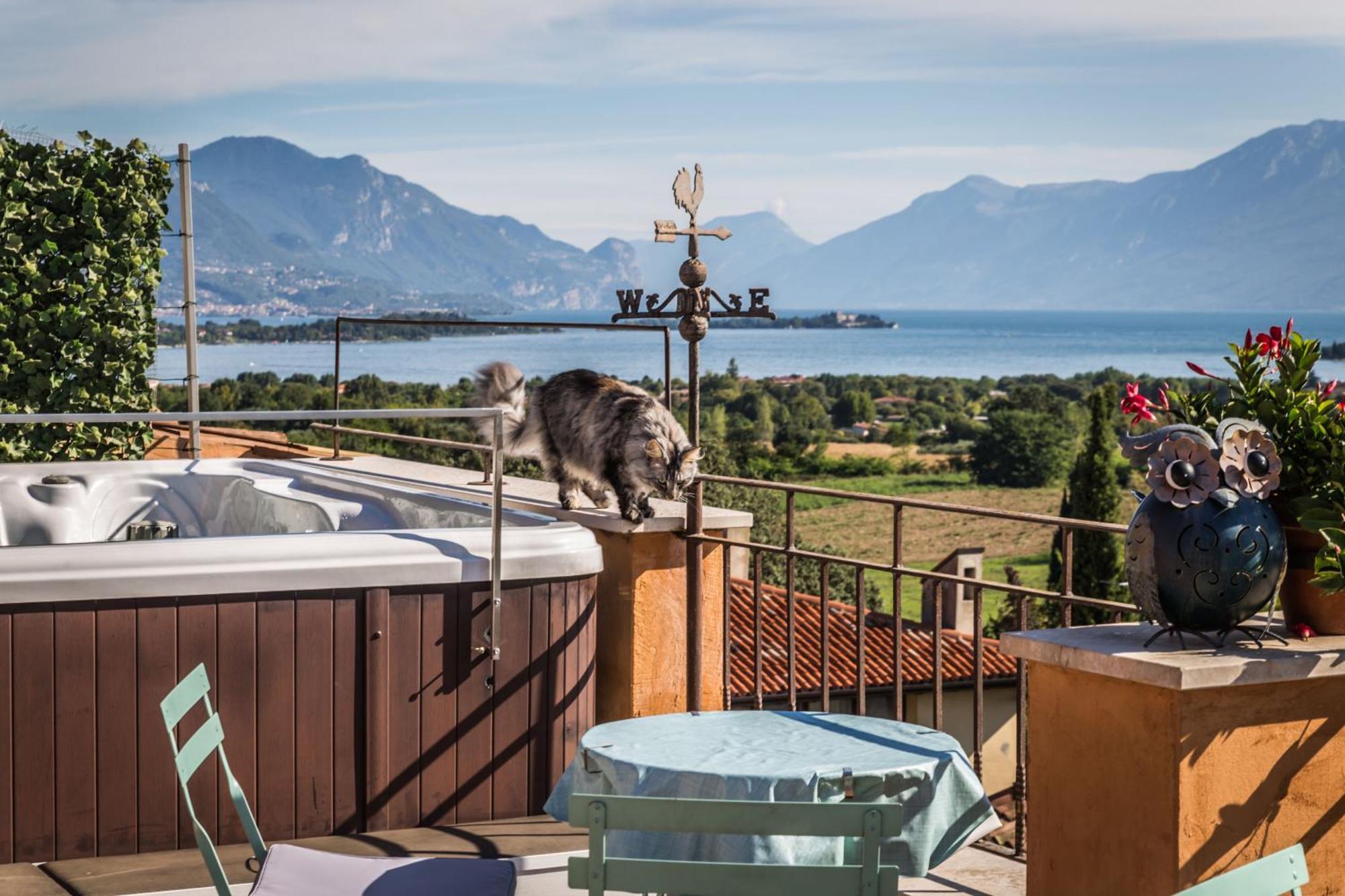 Antico Borgo B&B Con Spa - Adults Only Manerba del Garda Exterior photo