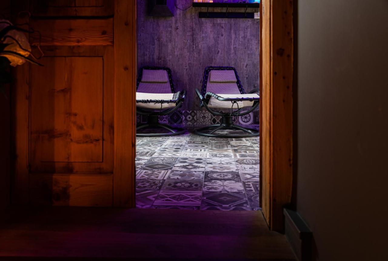 Antico Borgo B&B Con Spa - Adults Only Manerba del Garda Exterior photo