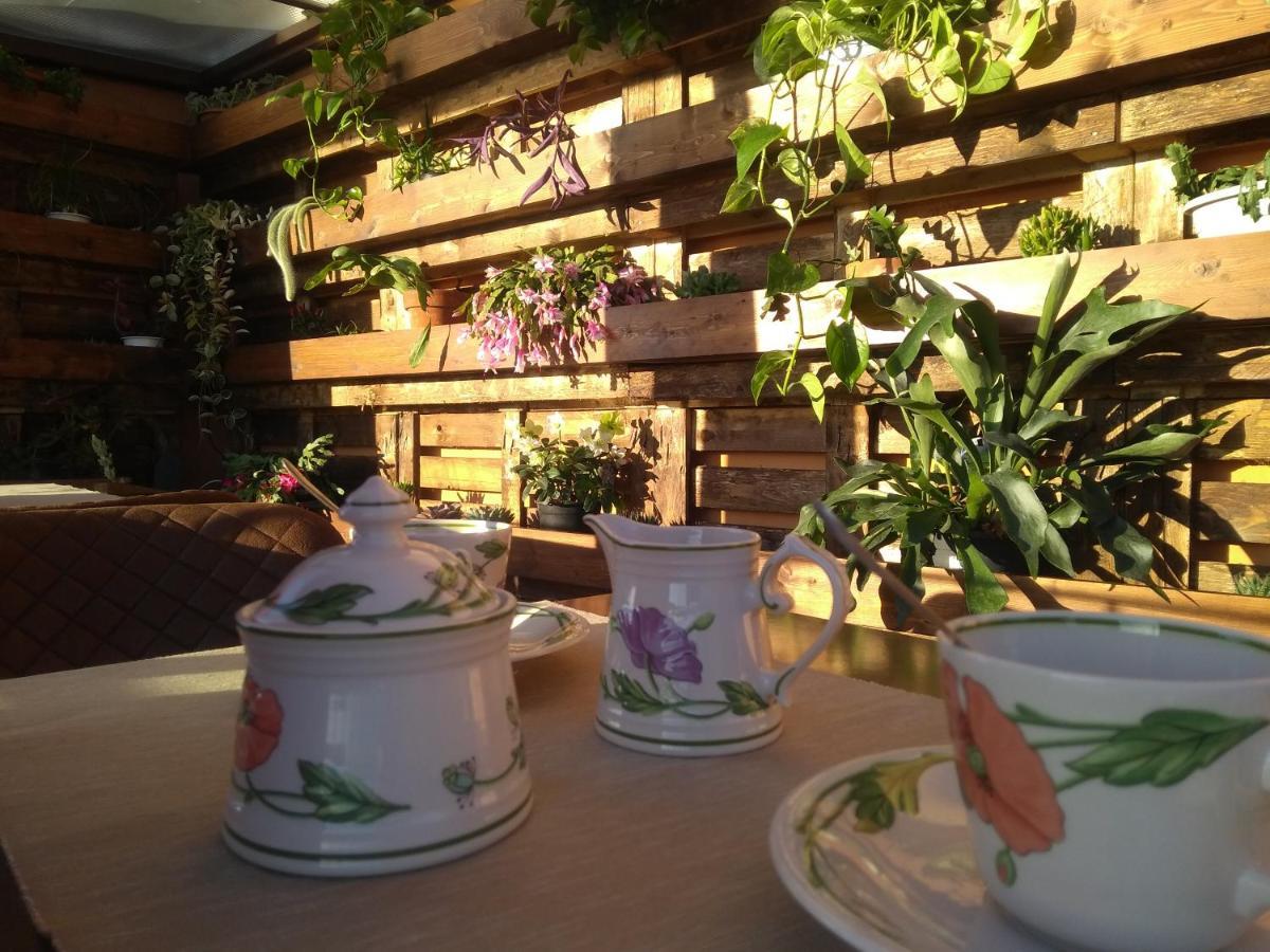 Antico Borgo B&B Con Spa - Adults Only Manerba del Garda Exterior photo